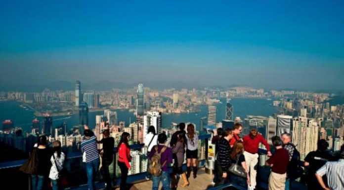TOP 6 ATTRACTIONS AT THE PEAK